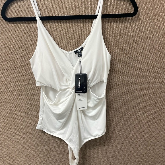 Express White Twist Front Bodysuit - Picture 2 of 9
